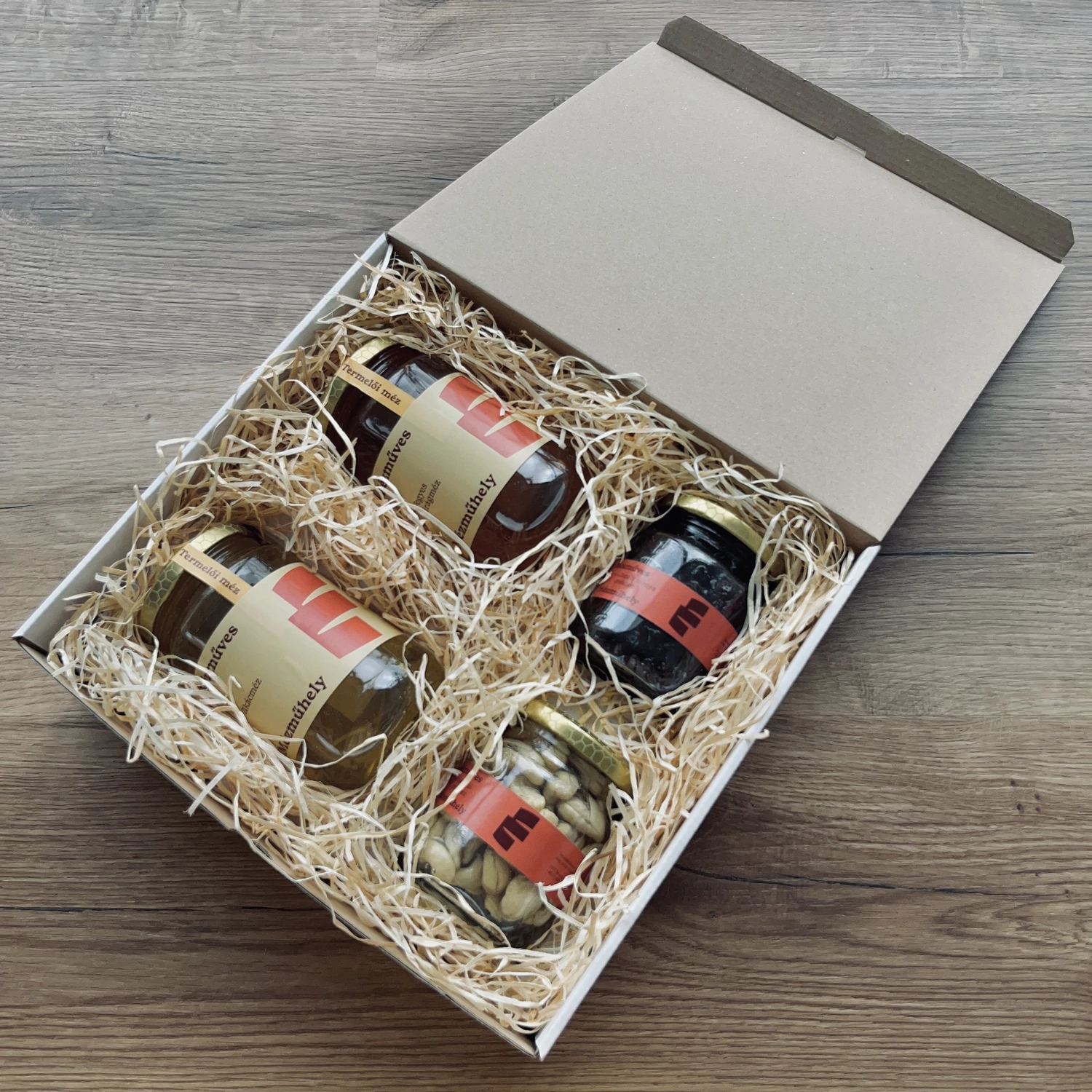 Ajándékcsomag, díszdoboz, méz válogatás